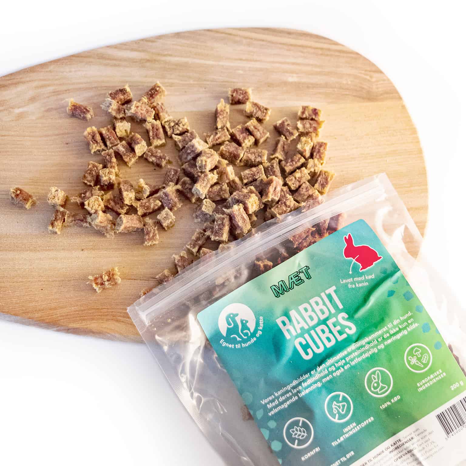 Natural dog treat with rabbit meat | MÆT Rabbit Cubes